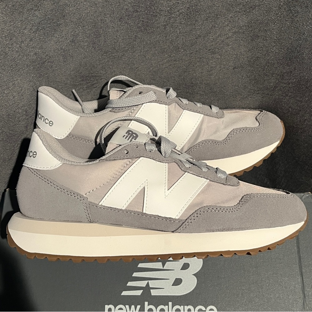 New Balance Women’s Sneakers 237 Gray Size 7.5 US